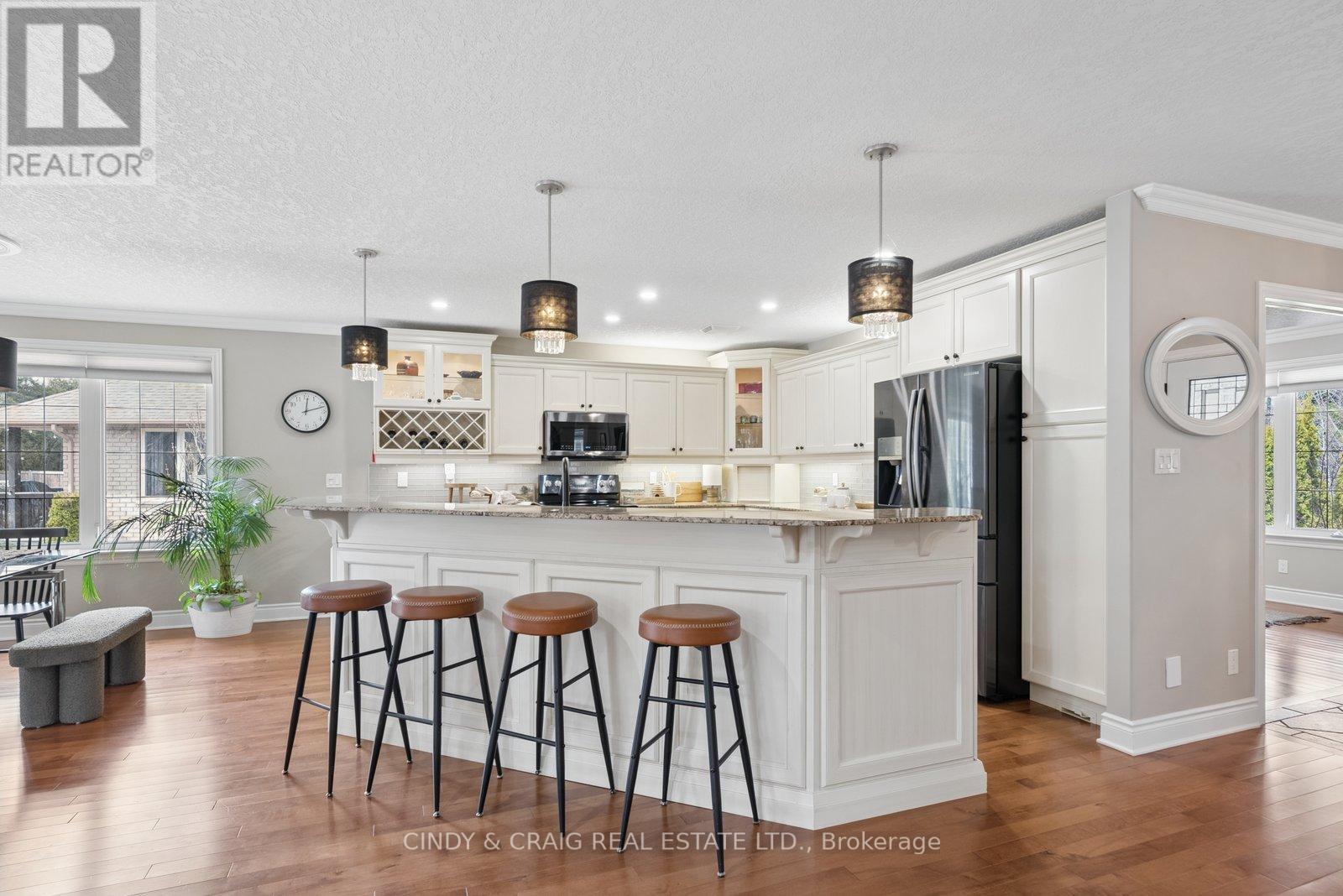 28 Pine Marsh Lane, Quinte West, Ontario  K8V 0A5 - Photo 5 - X12983056