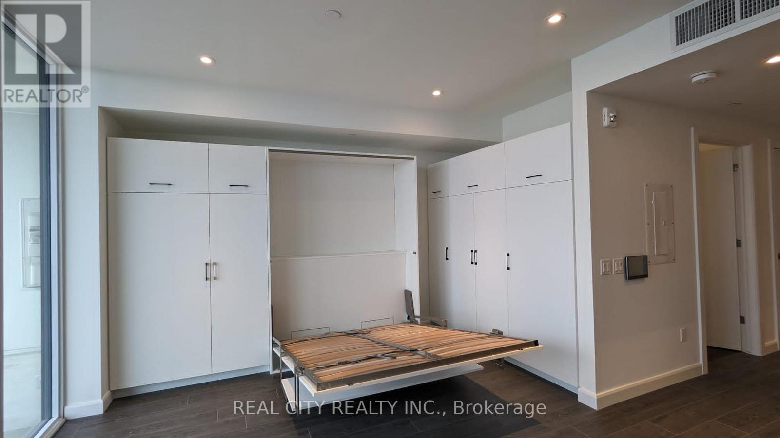 1510 - 741 King Street West Street, Kitchener, Ontario  N2G 0E9 - Photo 6 - X12983072