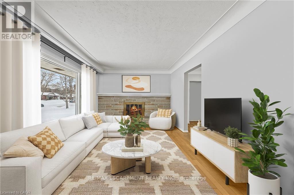 4 Mountview Avenue, Grimsby, Ontario  L3M 1V5 - Photo 3 - X12983074