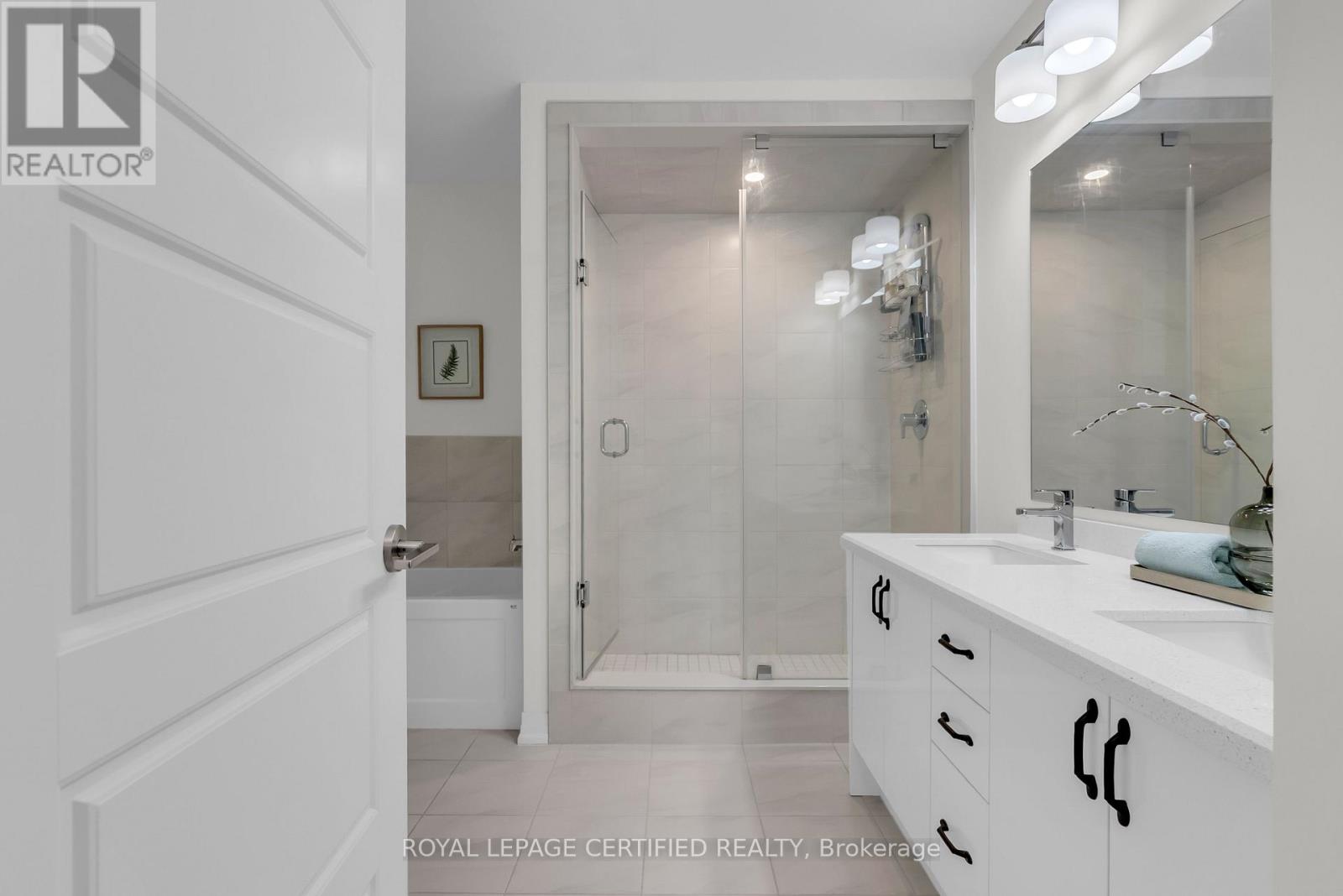 16 Dennis Avenue, Brantford, Ontario  N3V 0C1 - Photo 32 - X12983082