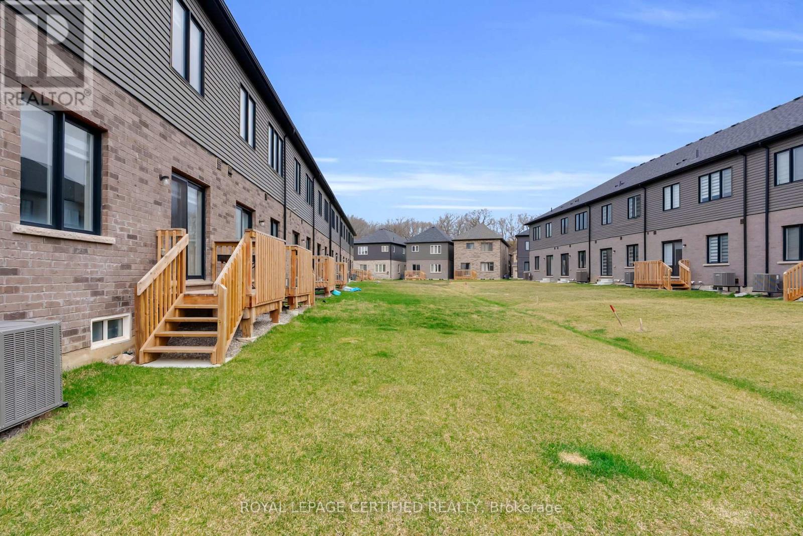 16 Dennis Avenue, Brantford, Ontario  N3V 0C1 - Photo 49 - X12983082