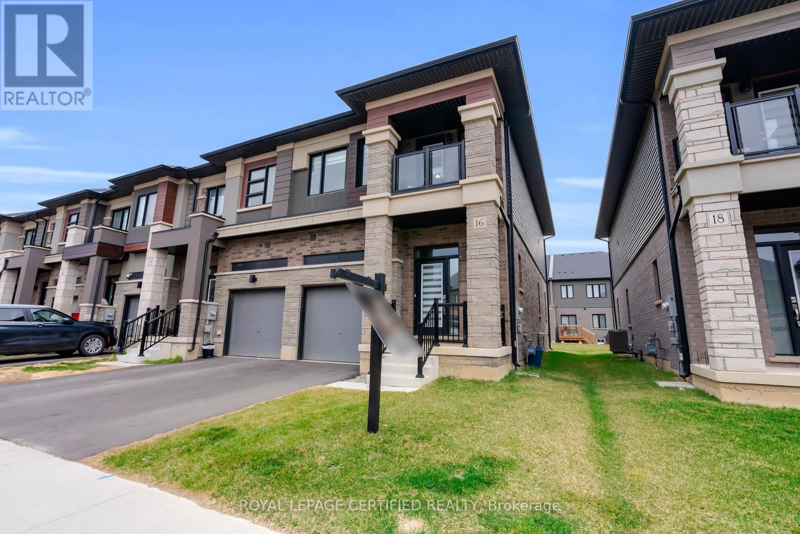 16 Dennis Avenue, Brantford, Ontario  N3V 0C1 - Photo 5 - X12983082