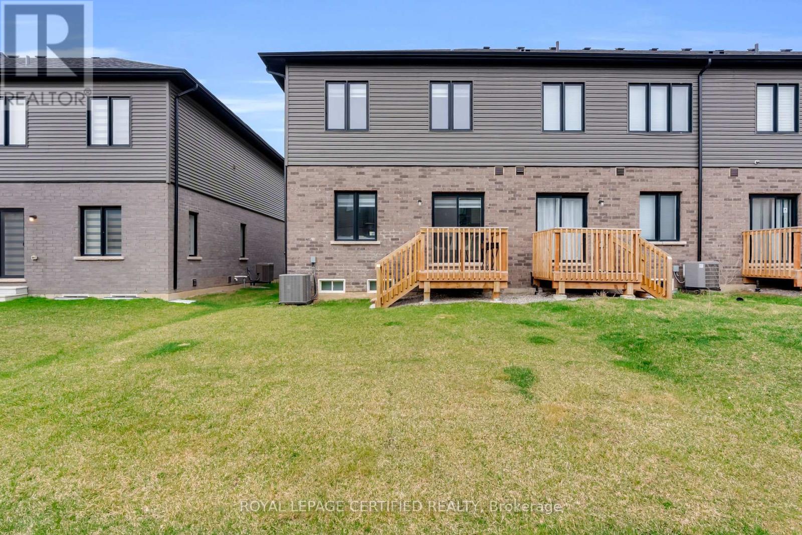 16 Dennis Avenue, Brantford, Ontario  N3V 0C1 - Photo 50 - X12983082