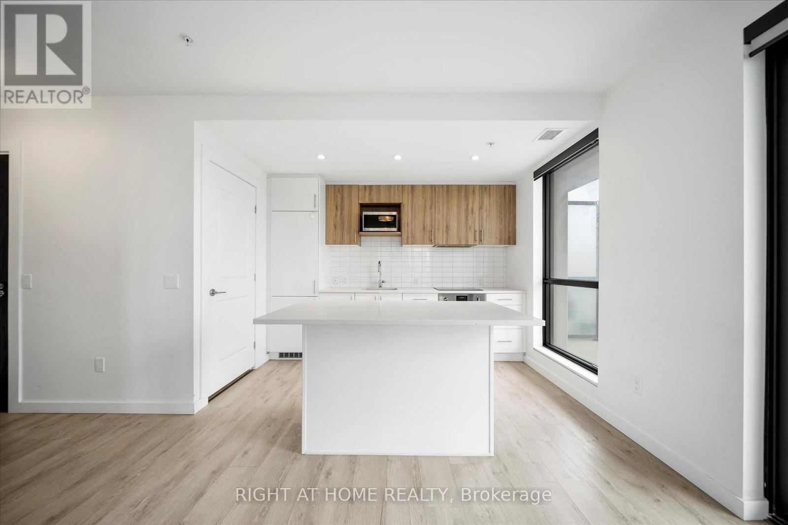 1214 - 181 King Street S, Waterloo, Ontario  N2J 1P7 - Photo 3 - X12983136