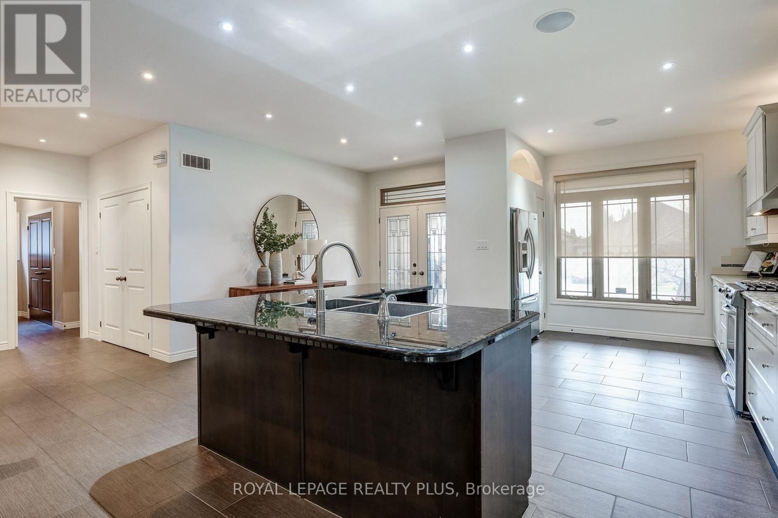 122 Mission Road, Brantford, Ontario  N3S 0A8 - Photo 10 - X12983174