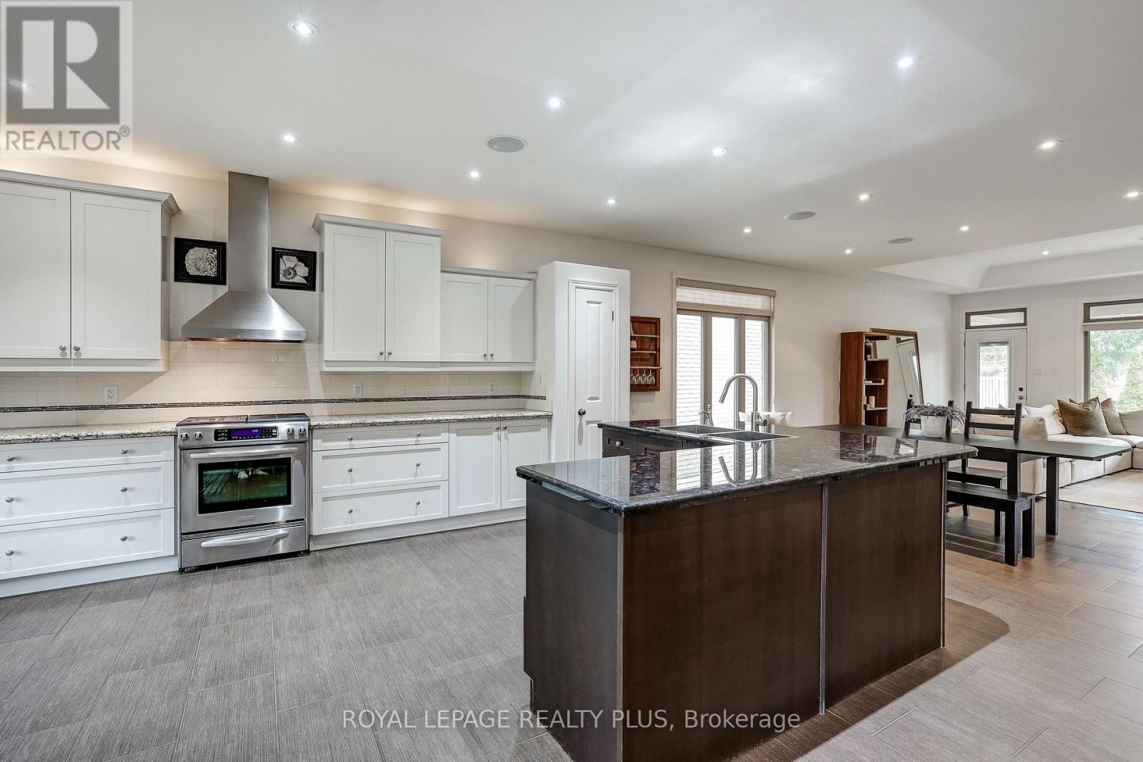 122 Mission Road, Brantford, Ontario  N3S 0A8 - Photo 8 - X12983174