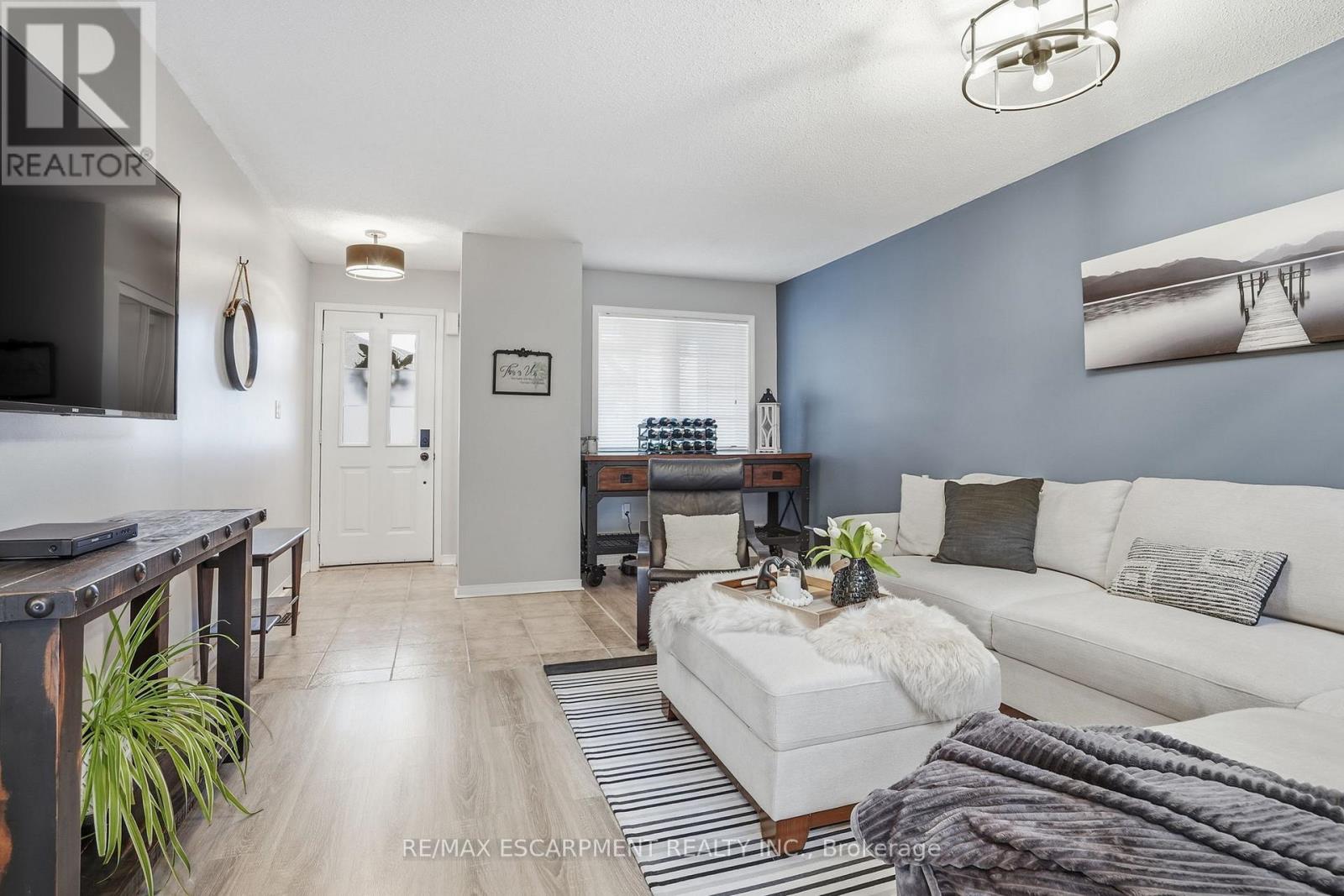 14 Kenyon Crescent, Grimsby, Ontario  L3M 5P4 - Photo 6 - X12983260