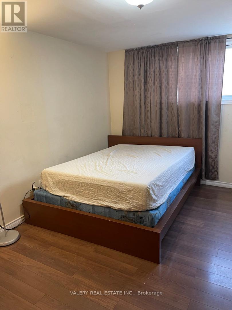 2 - 176 Fennell Avenue E, Hamilton, Ontario  L9A 1S3 - Photo 12 - X12983300