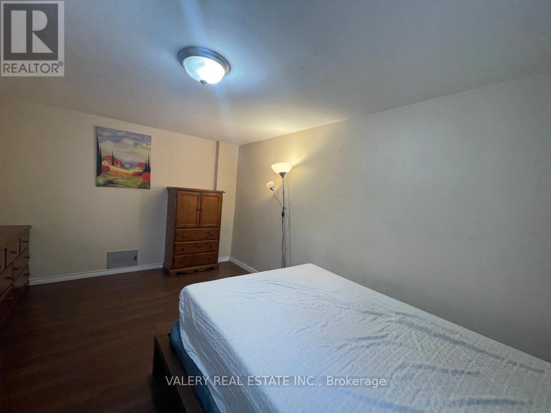 2 - 176 Fennell Avenue E, Hamilton, Ontario  L9A 1S3 - Photo 14 - X12983300