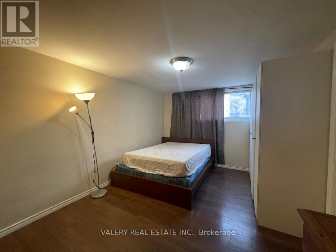 2 - 176 Fennell Avenue E, Hamilton, Ontario  L9A 1S3 - Photo 15 - X12983300