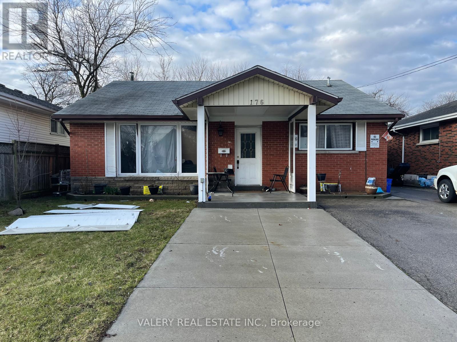 2 - 176 Fennell Avenue E, Hamilton, Ontario  L9A 1S3 - Photo 17 - X12983300