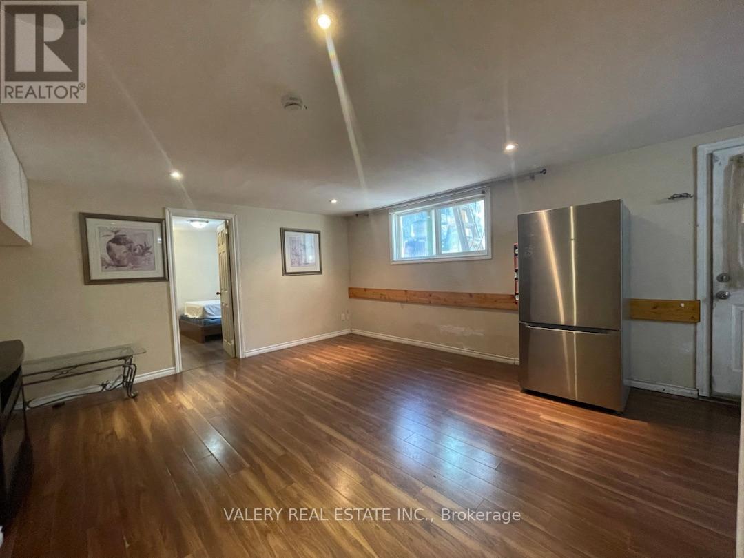 2 - 176 Fennell Avenue E, Hamilton, Ontario  L9A 1S3 - Photo 3 - X12983300