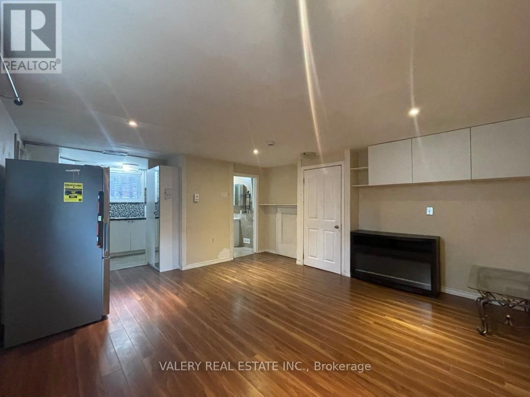 2 - 176 Fennell Avenue E, Hamilton, Ontario  L9A 1S3 - Photo 6 - X12983300