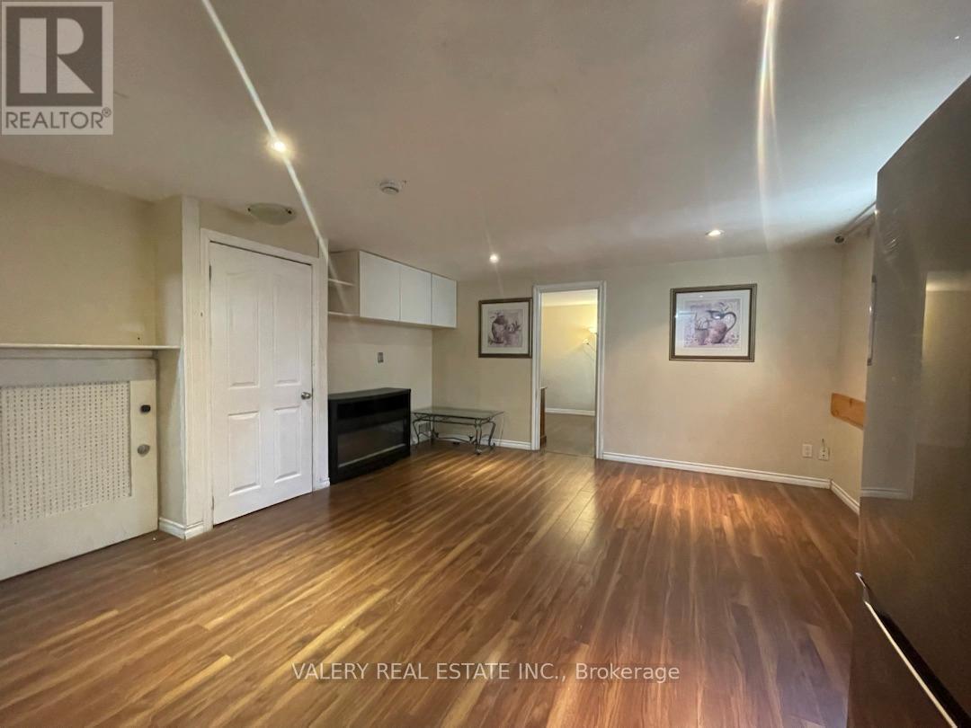 2 - 176 Fennell Avenue E, Hamilton, Ontario  L9A 1S3 - Photo 7 - X12983300