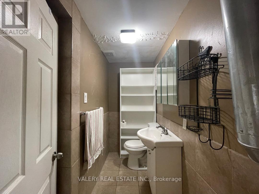 2 - 176 Fennell Avenue E, Hamilton, Ontario  L9A 1S3 - Photo 9 - X12983300