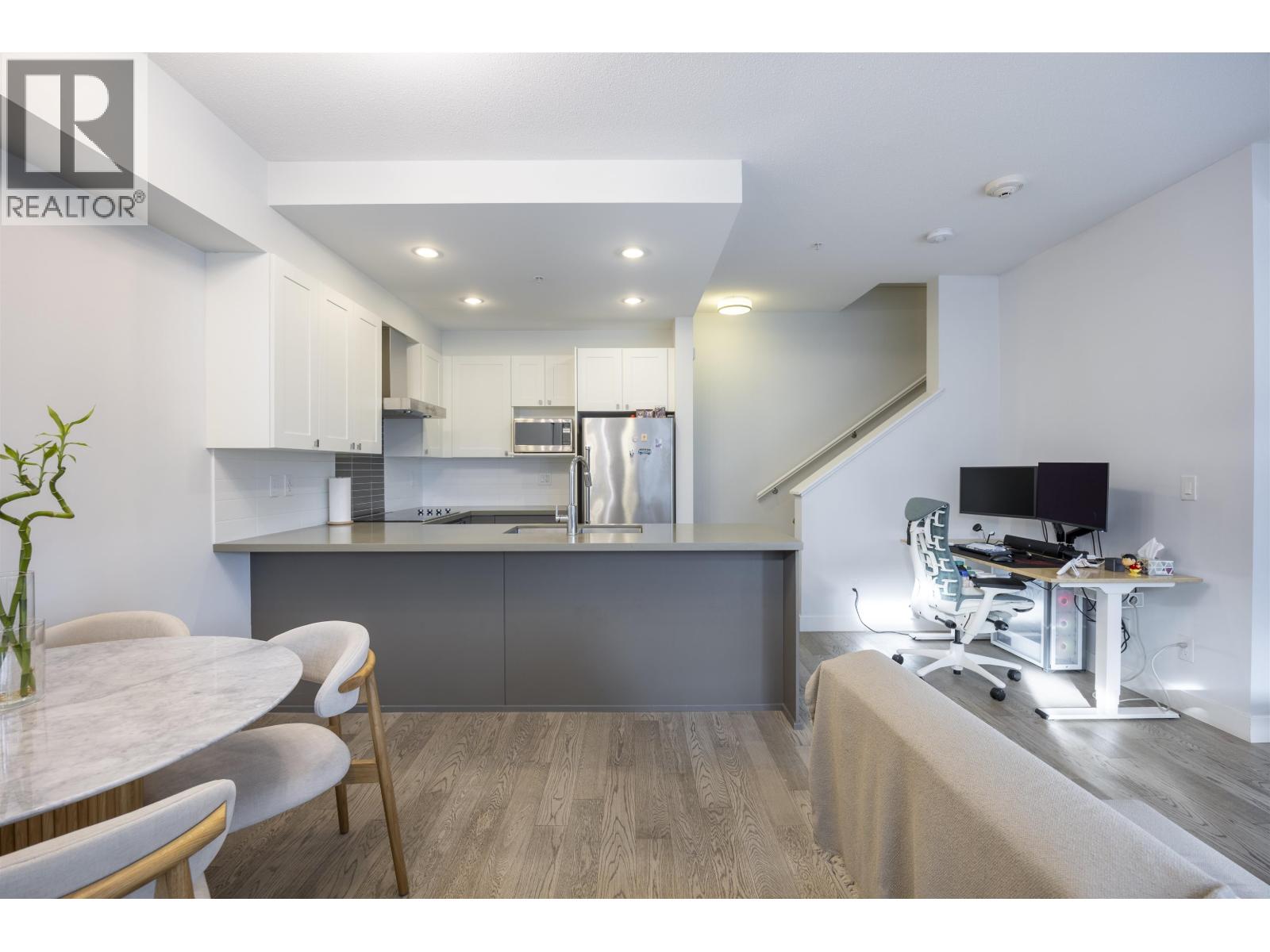 8 3201 Noel Drive, Burnaby, British Columbia  V3J 0G9 - Photo 3 - R3102063