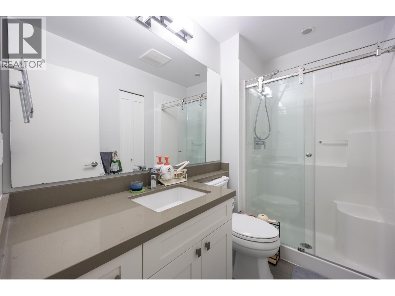 8 3201 Noel Drive, Burnaby, British Columbia  V3J 0G9 - Photo 10 - R3102063