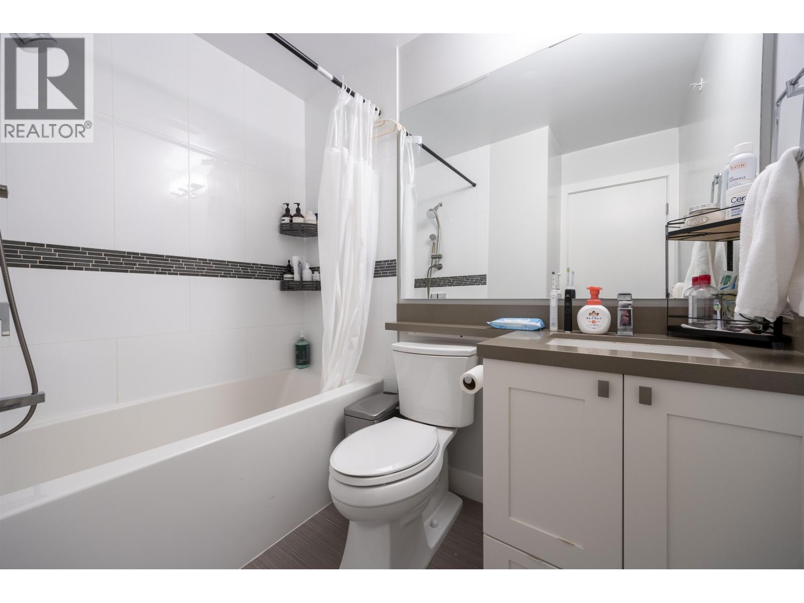 8 3201 Noel Drive, Burnaby, British Columbia  V3J 0G9 - Photo 11 - R3102063