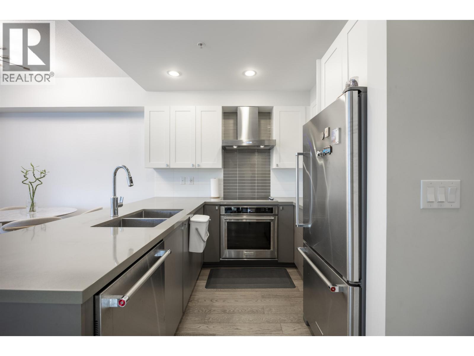 8 3201 Noel Drive, Burnaby, British Columbia  V3J 0G9 - Photo 4 - R3102063