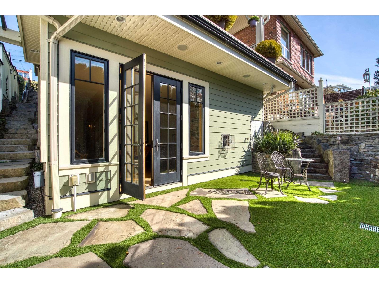 15188 Columbia Avenue, White Rock, British Columbia  V4B 1J3 - Photo 39 - R3109368