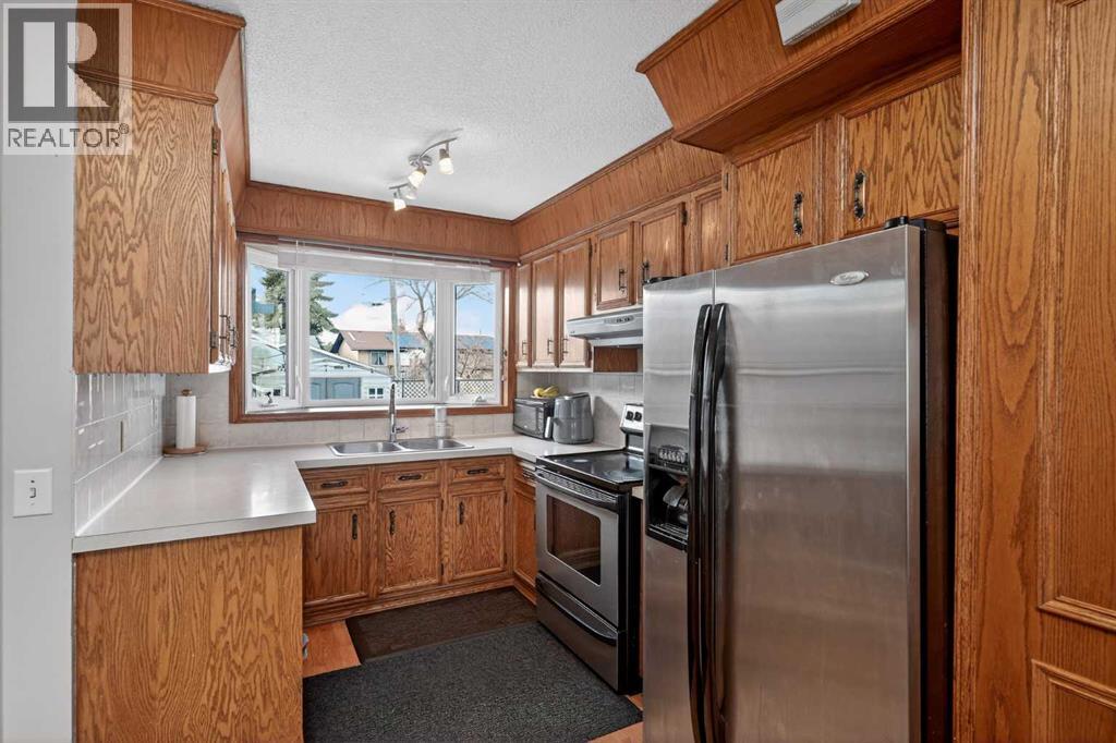 255 Penmeadows Close SE, Calgary, Alberta  T2A 3S1 - Photo 13 - A2300364