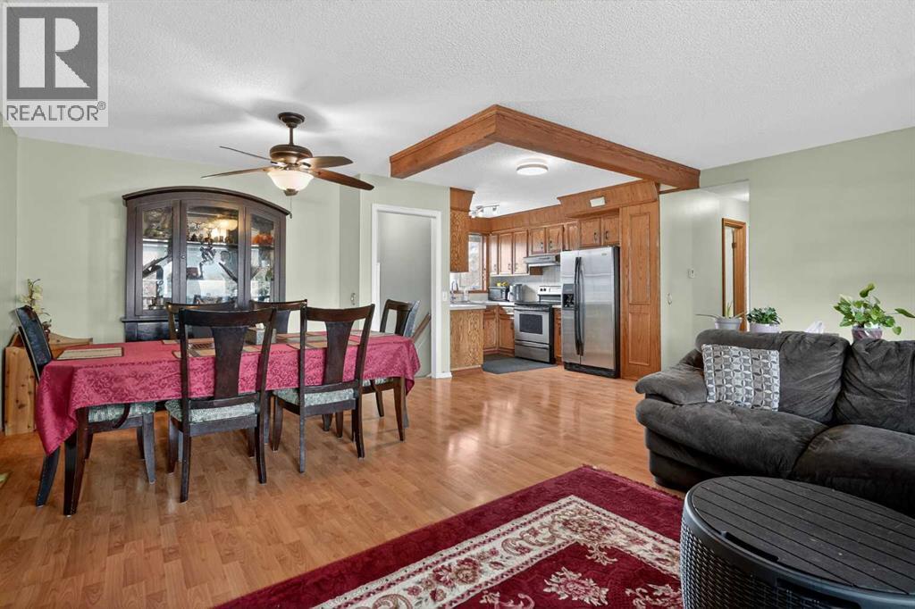 255 Penmeadows Close SE, Calgary, Alberta  T2A 3S1 - Photo 9 - A2300364