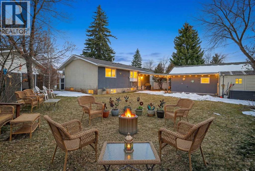 255 Penmeadows Close SE, Calgary, Alberta  T2A 3S1 - Photo 2 - A2300364