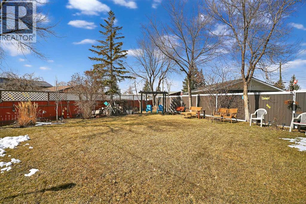 255 Penmeadows Close SE, Calgary, Alberta  T2A 3S1 - Photo 39 - A2300364