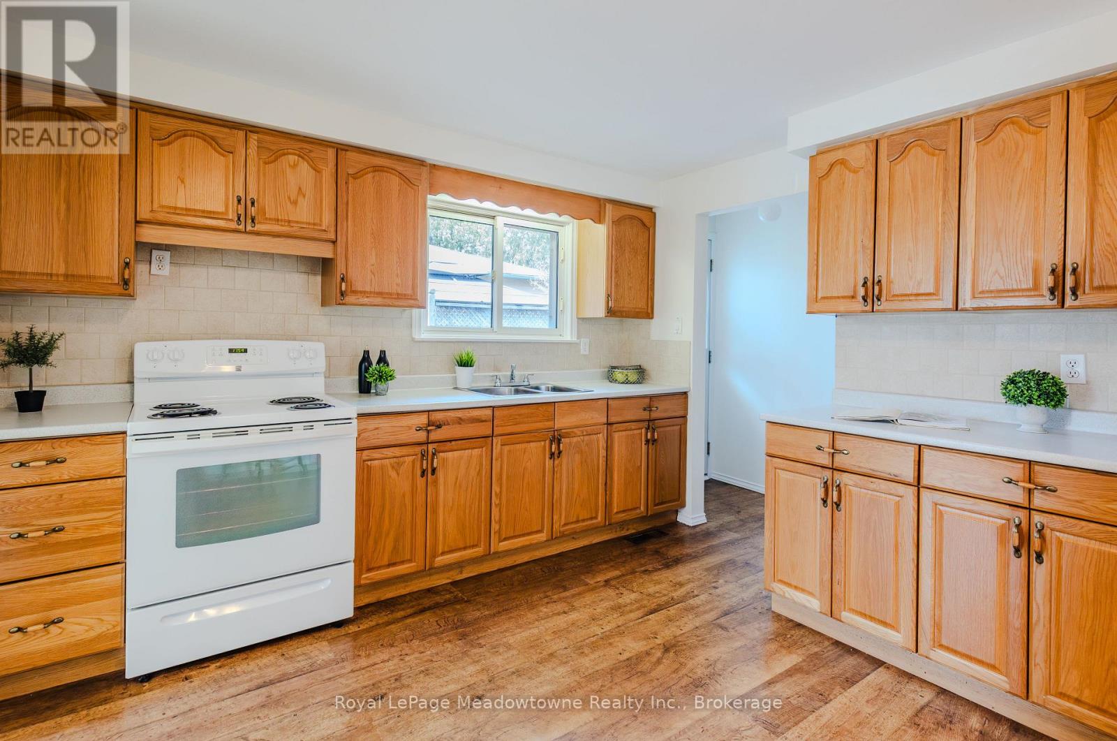 519 Nelson Court, Milton, Ontario  L9T 3A7 - Photo 16 - W12983444