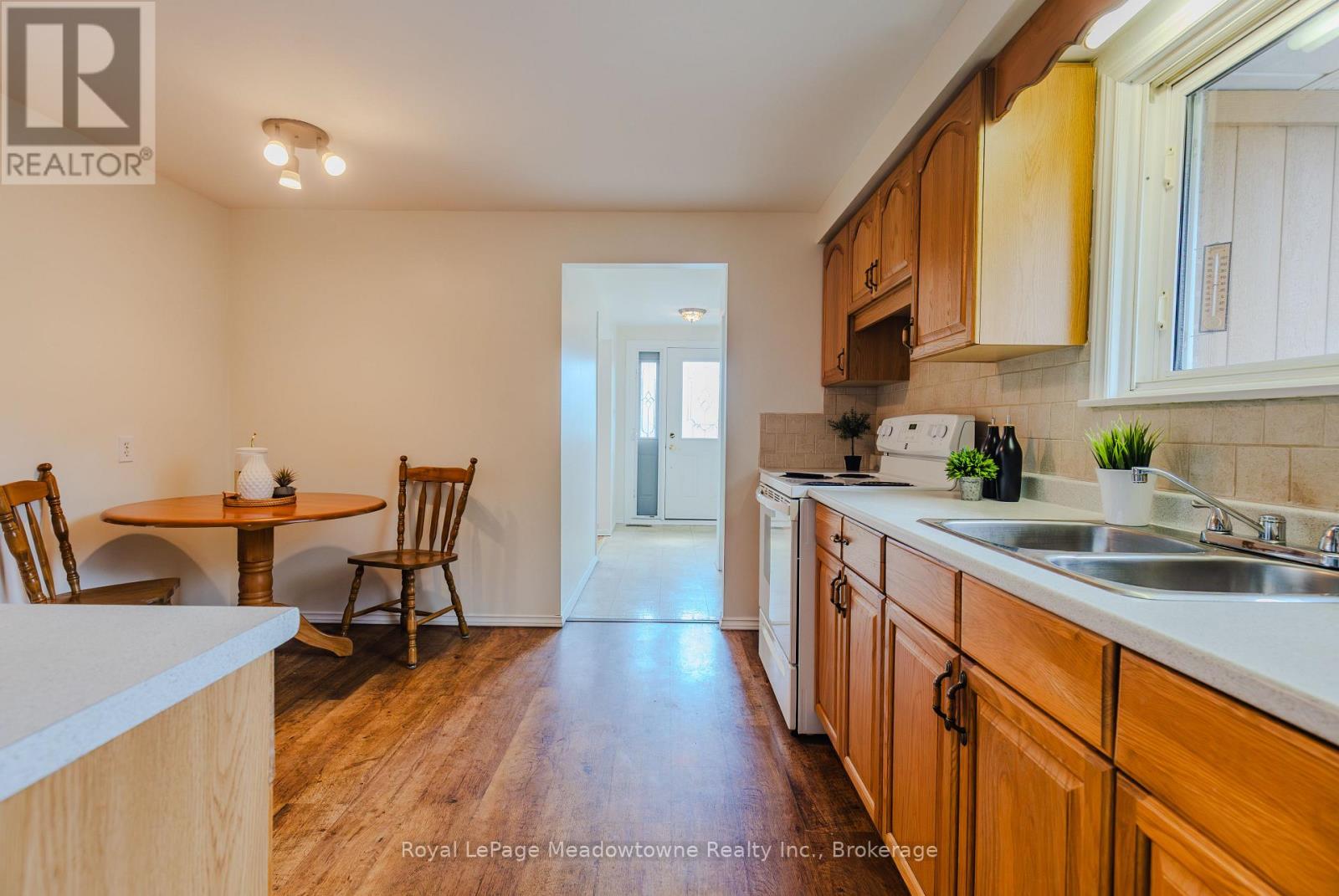 519 Nelson Court, Milton, Ontario  L9T 3A7 - Photo 17 - W12983444