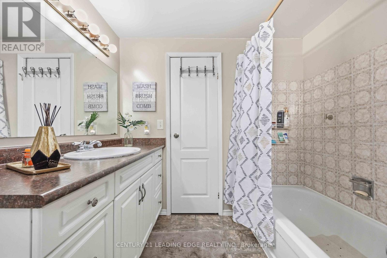 1334 Pinehurst Avenue, Oshawa, Ontario  L1H 8G5 - Photo 26 - E12978408