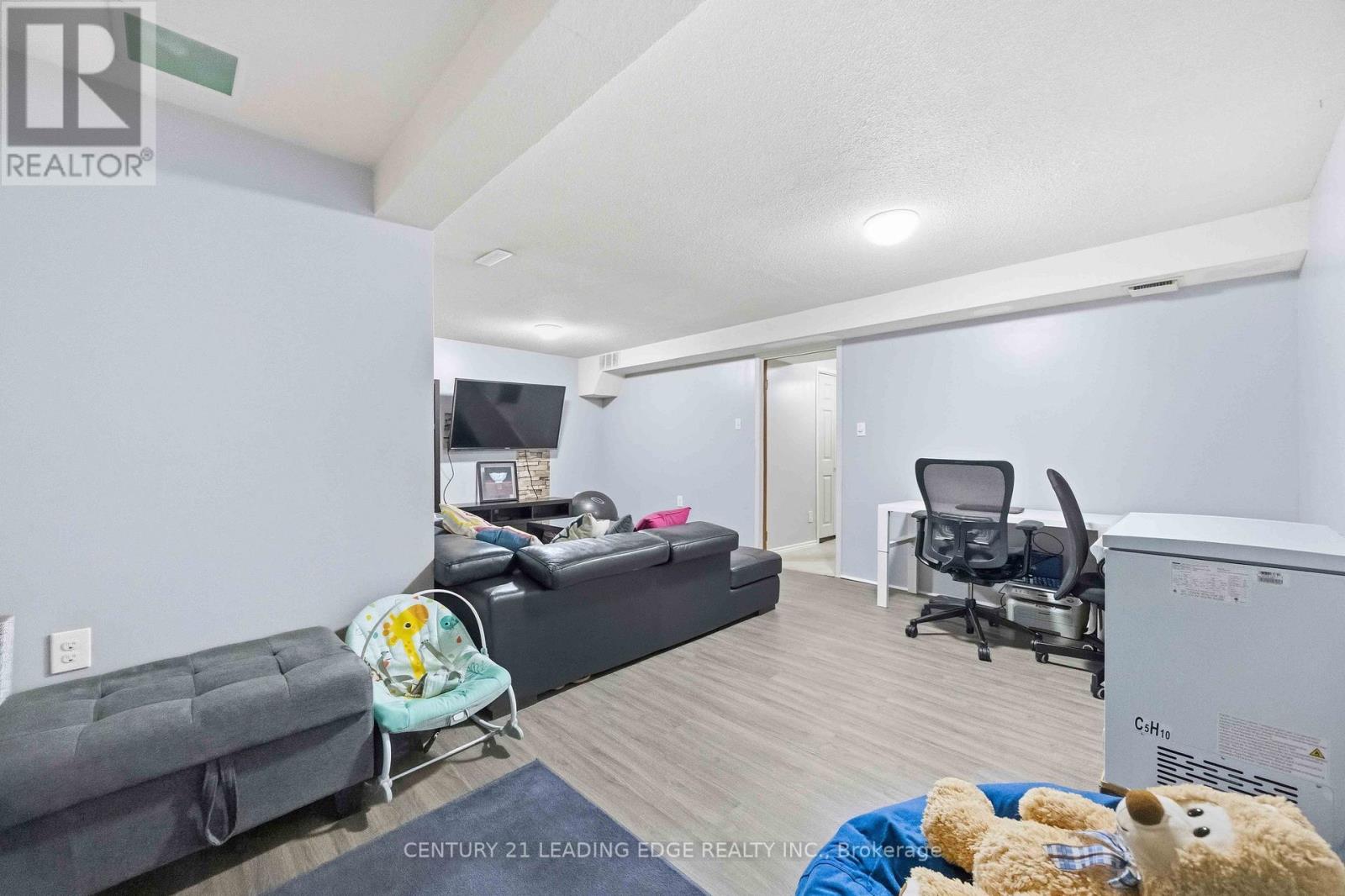 1334 Pinehurst Avenue, Oshawa, Ontario  L1H 8G5 - Photo 39 - E12978408