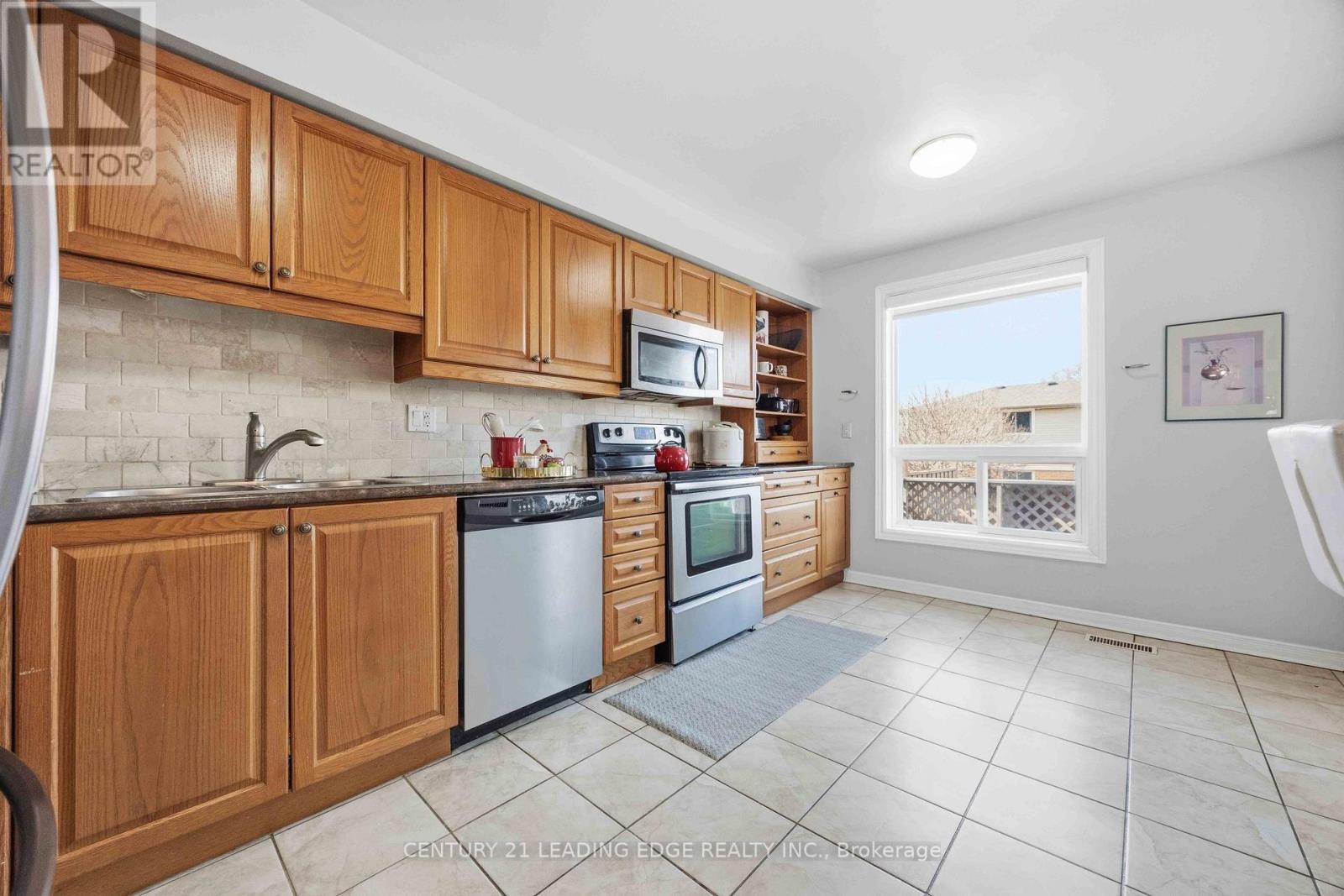 1334 Pinehurst Avenue, Oshawa, Ontario  L1H 8G5 - Photo 16 - E12978408