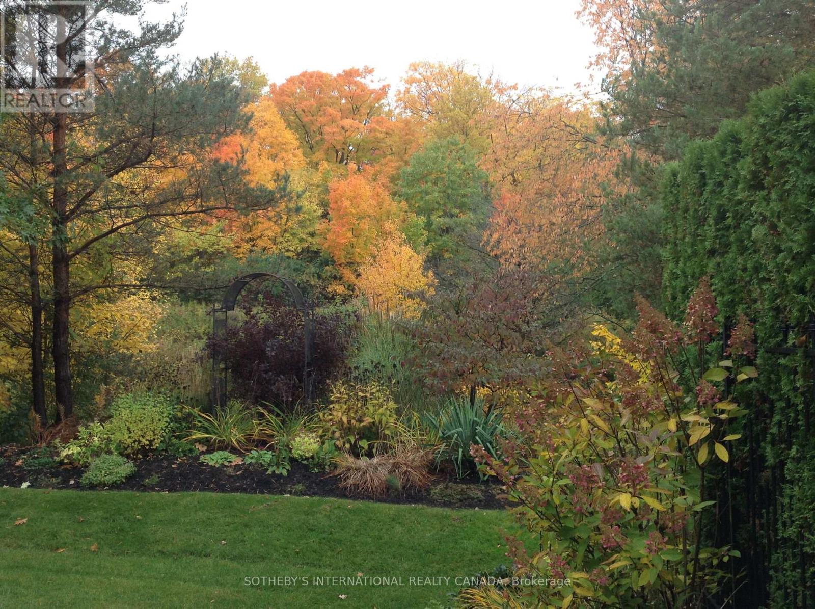 463 Crossing Bridge Place, Aurora, Ontario  L4G 7N1 - Photo 24 - N12732584