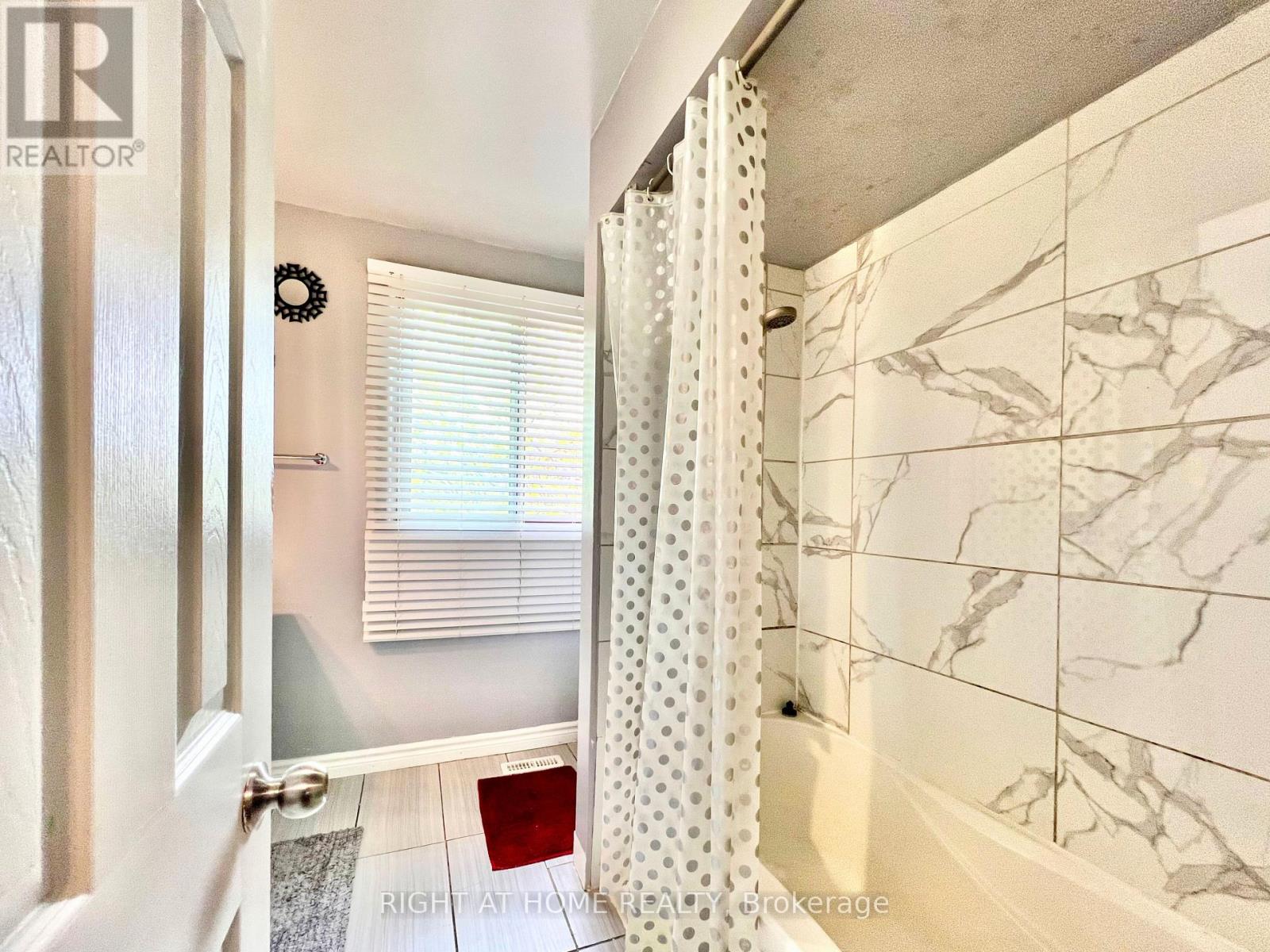 25 Baronwood Court, Brampton, Ontario  L6V 3H6 - Photo 12 - W12744714