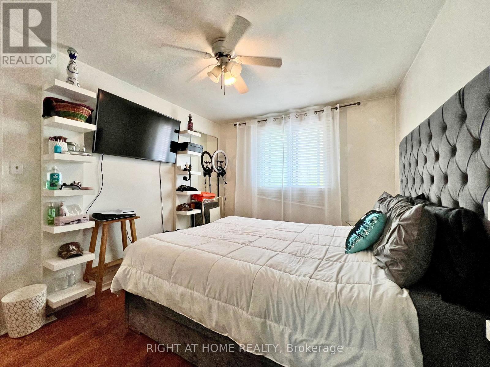 25 Baronwood Court, Brampton, Ontario  L6V 3H6 - Photo 9 - W12744714