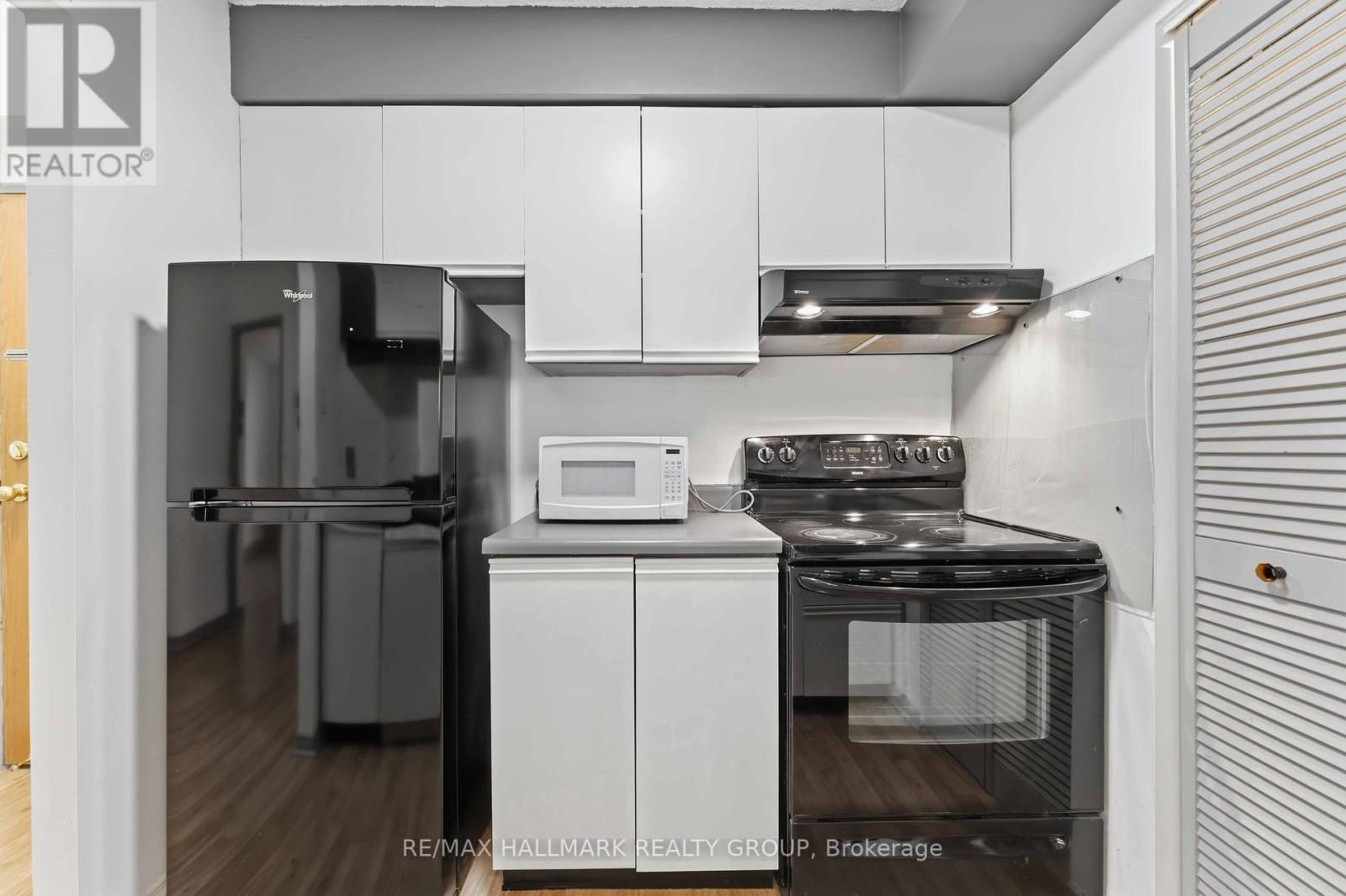 1602 - 199 Kent Street N, Ottawa, Ontario  K2P 2K8 - Photo 27 - X12981432