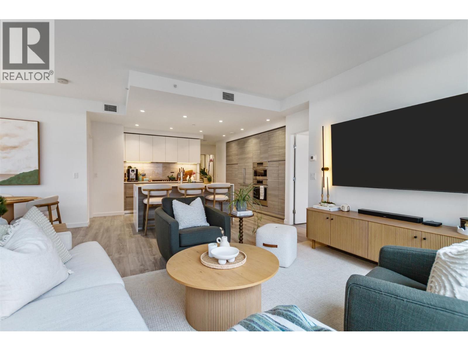 3208 680 Quayside Drive, New Westminster, British Columbia  V3M 0P2 - Photo 3 - R3109729