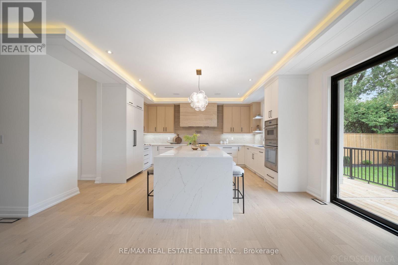 1065 Rebecca Street, Oakville, Ontario  L6L 1Y6 - Photo 15 - W12982352