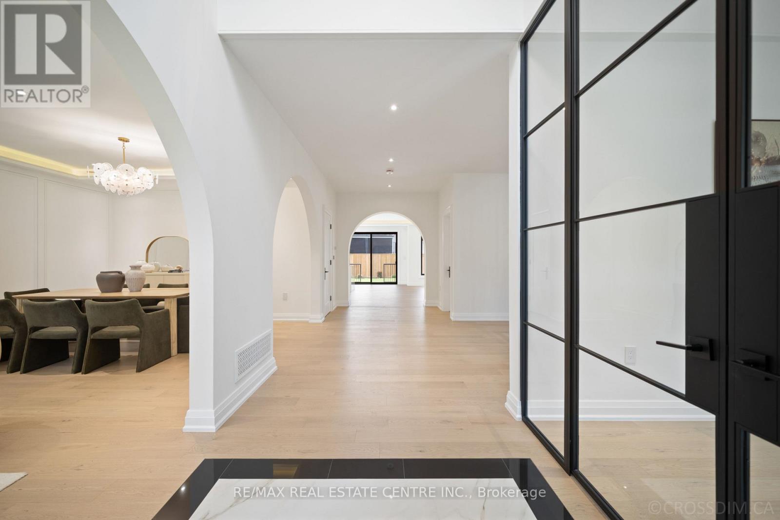 1065 Rebecca Street, Oakville, Ontario  L6L 1Y6 - Photo 5 - W12982352