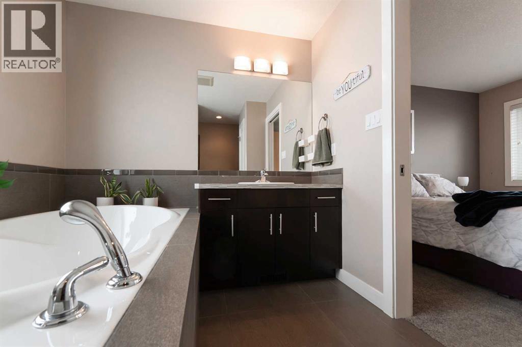 26 Riverglen Link W, Lethbridge, Alberta  T1K 5X5 - Photo 37 - A2299079