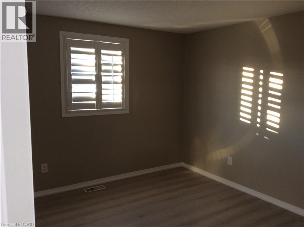 431 Lausanne Crescent, Waterloo, Ontario  N2T 2X6 - Photo 8 - 40819460