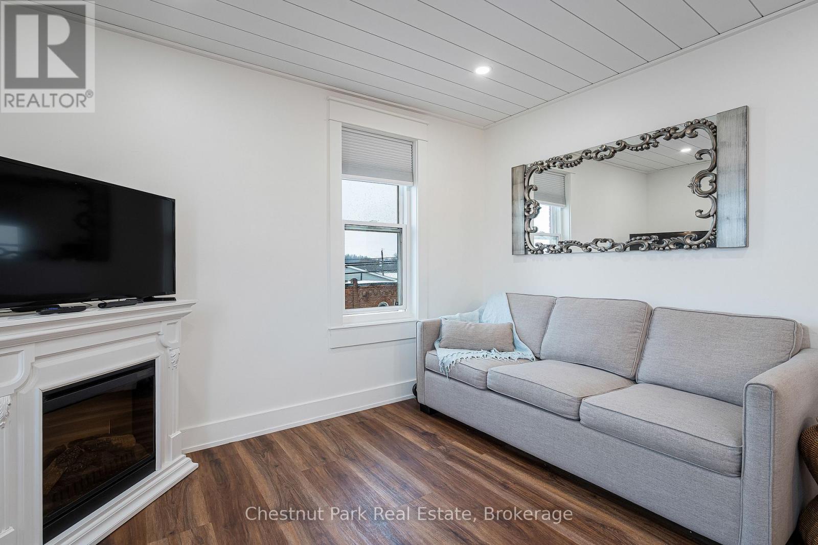 303 - 110 Sykes Street N, Meaford, Ontario  N4L 1S6 - Photo 9 - X12983314