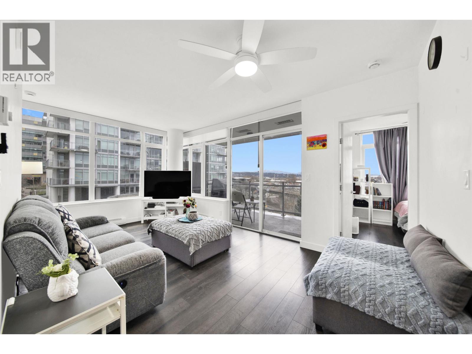 307 200 Nelson's Crescent, New Westminster, British Columbia  V3L 0H4 - Photo 8 - R3109436