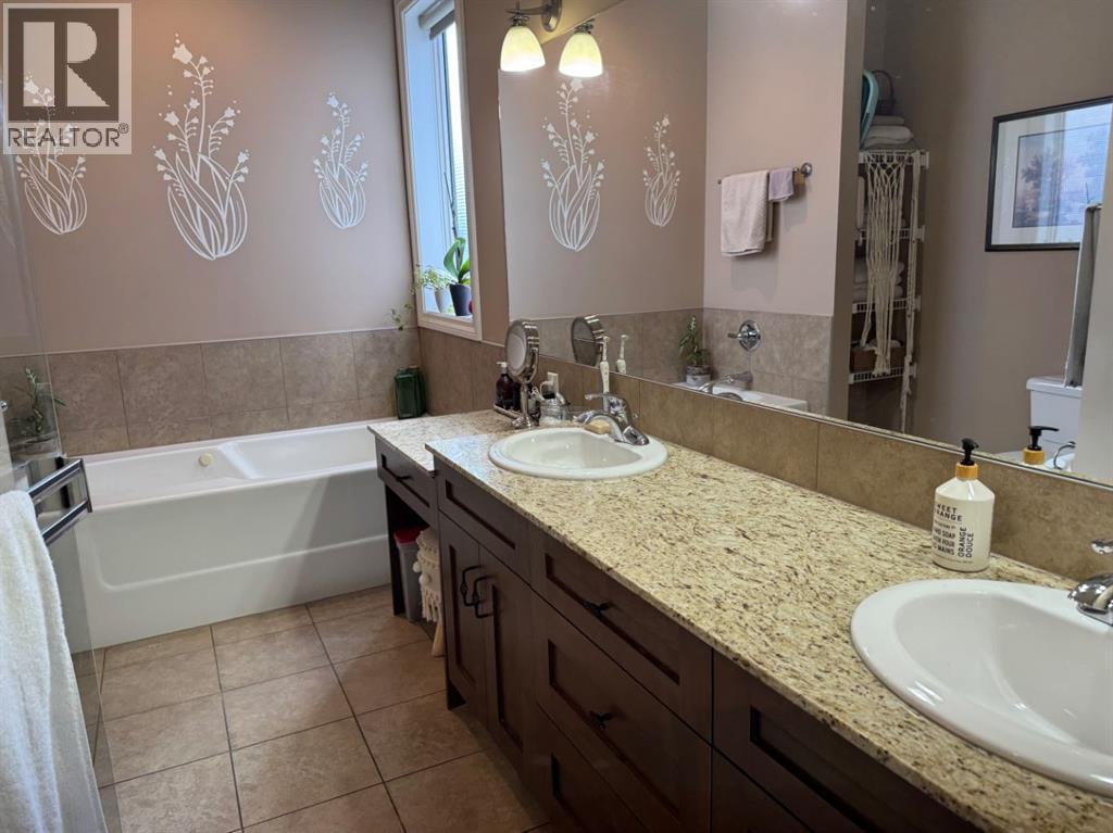 2049 High Country Rise NW, High River, Alberta T1V 0E9 - Photo 10 - A2300184