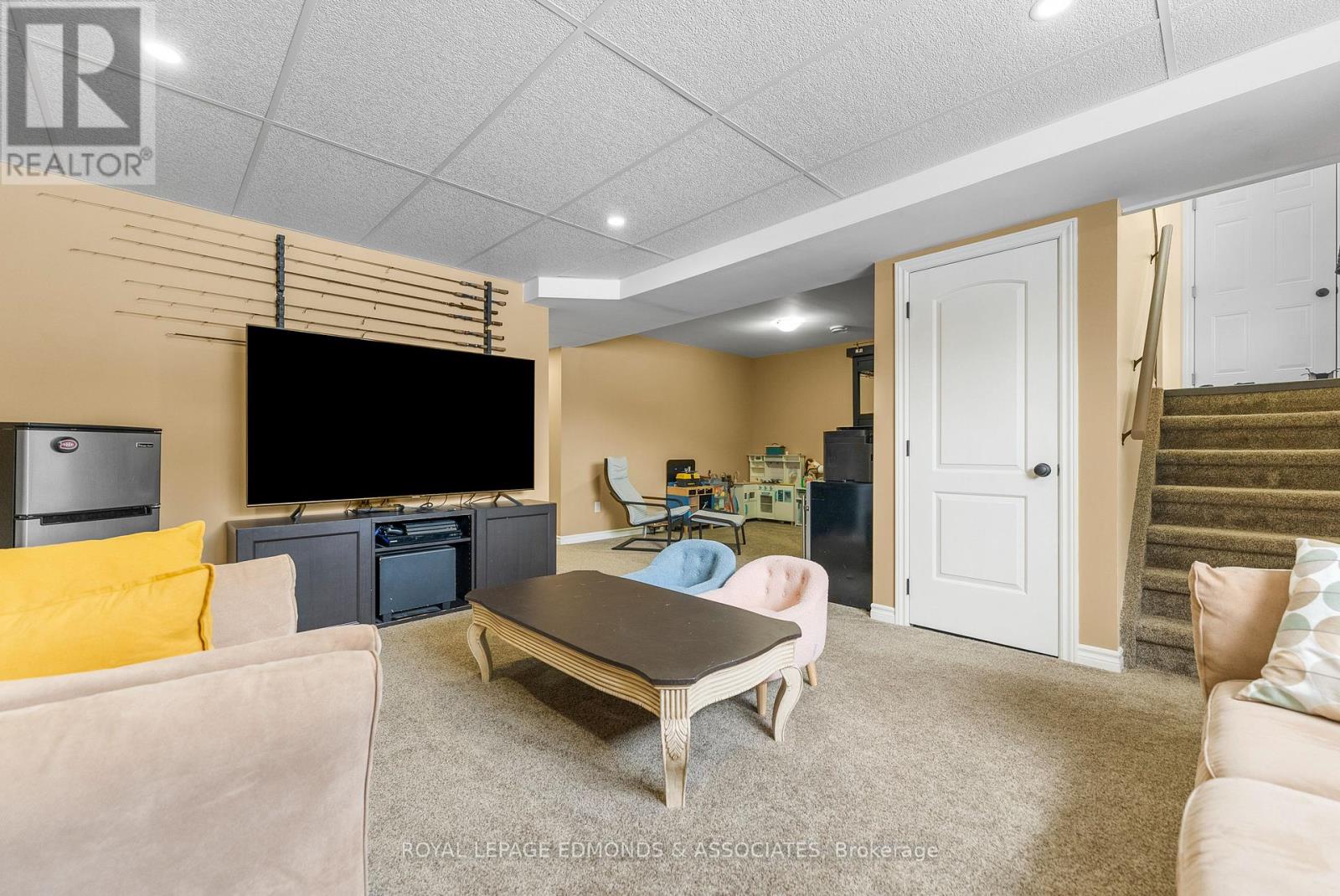 12 Wilbert Street, Petawawa, Ontario  K8H 2C6 - Photo 18 - X12983438