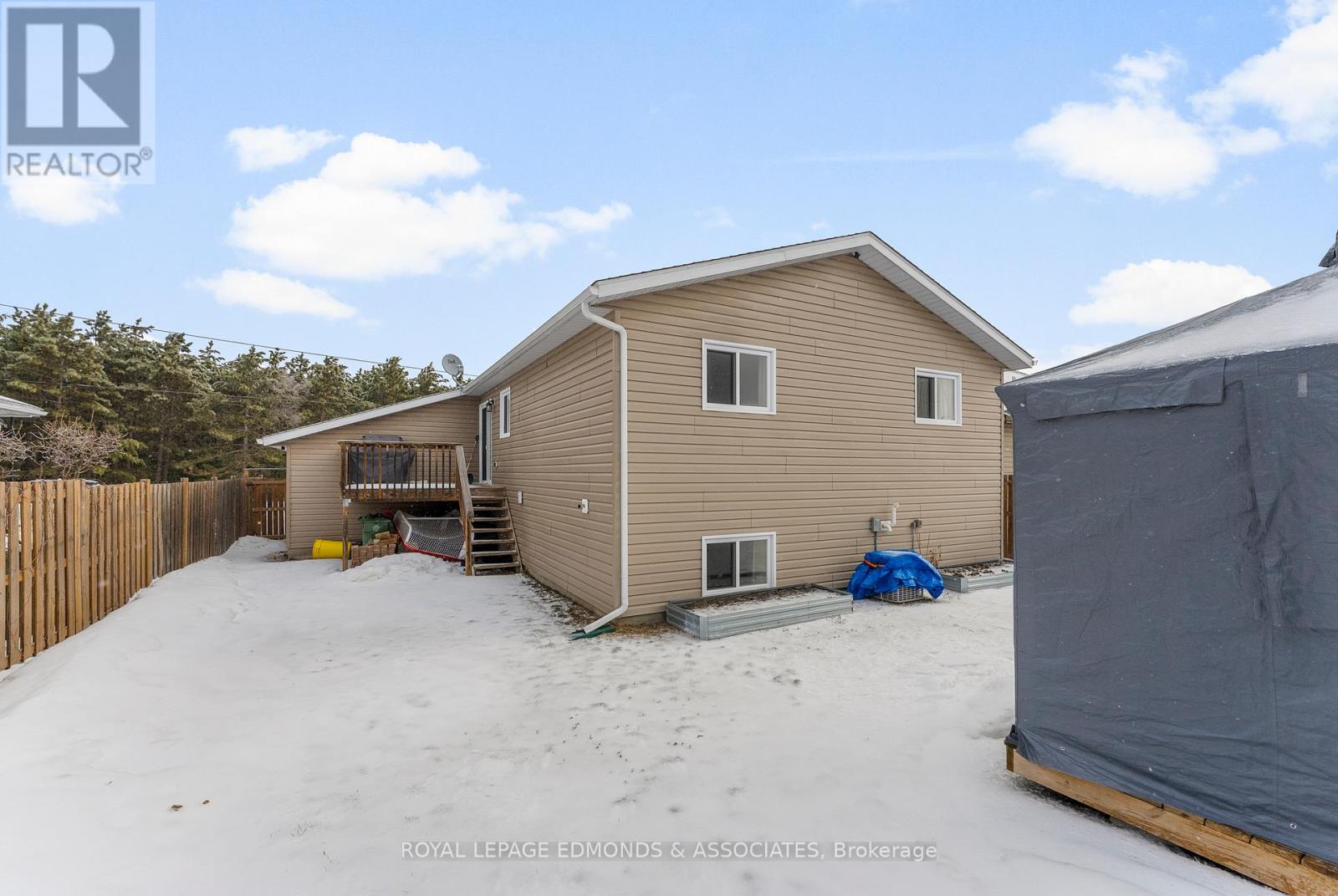 12 Wilbert Street, Petawawa, Ontario  K8H 2C6 - Photo 25 - X12983438