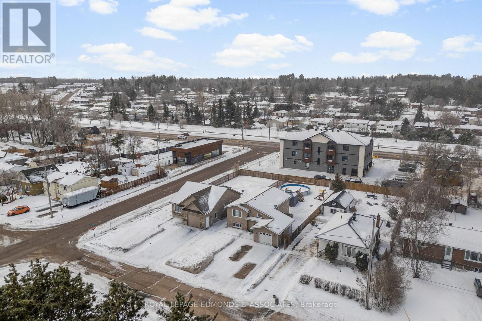 12 Wilbert Street, Petawawa, Ontario  K8H 2C6 - Photo 29 - X12983438