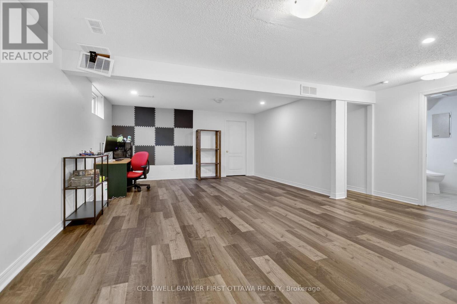 4 Mcdiarmid Lane N, Carleton Place, Ontario K7C 4S1 - Photo 24 - X12983360