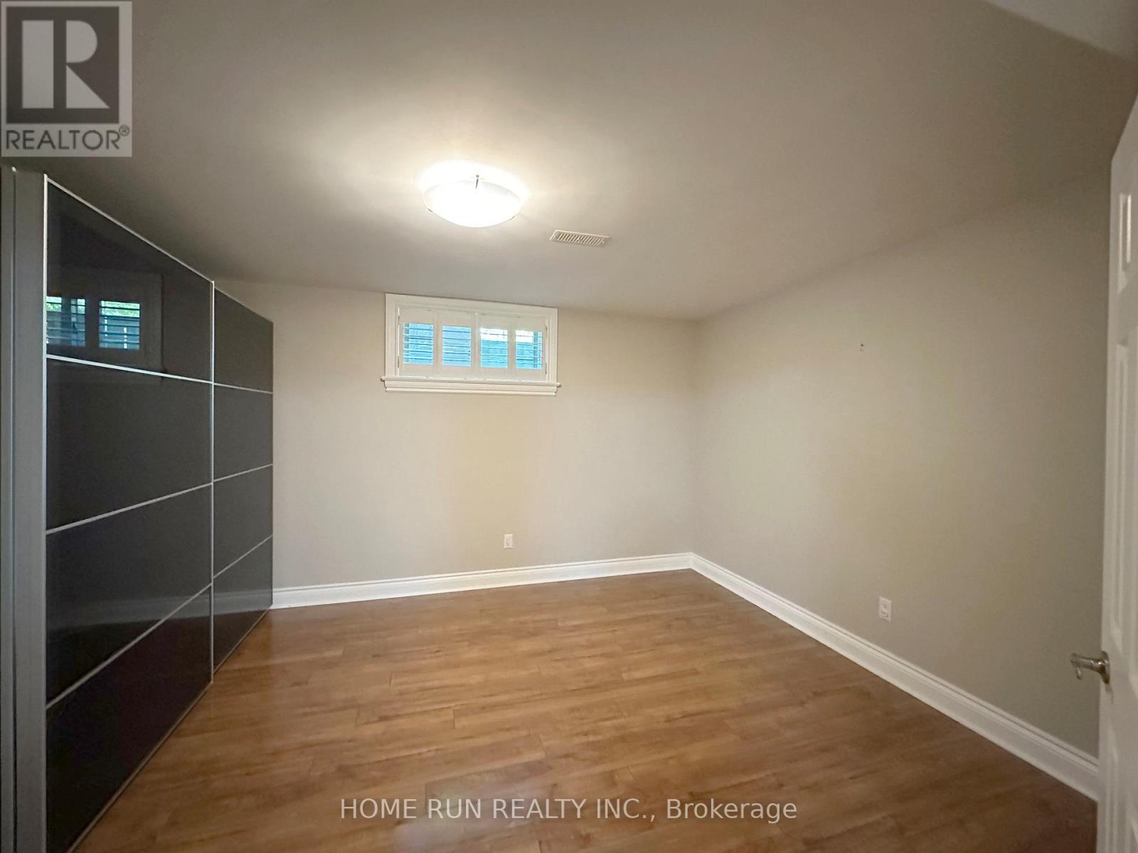 35 Blue Heron Court, Ottawa, Ontario  K1L 8J7 - Photo 37 - X12983386